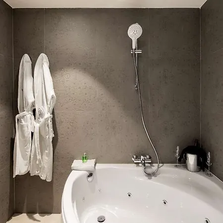 Hotel Nh Collection Gran Calderon 5*